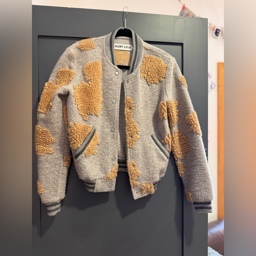 Kurt Lyle statement jacket
